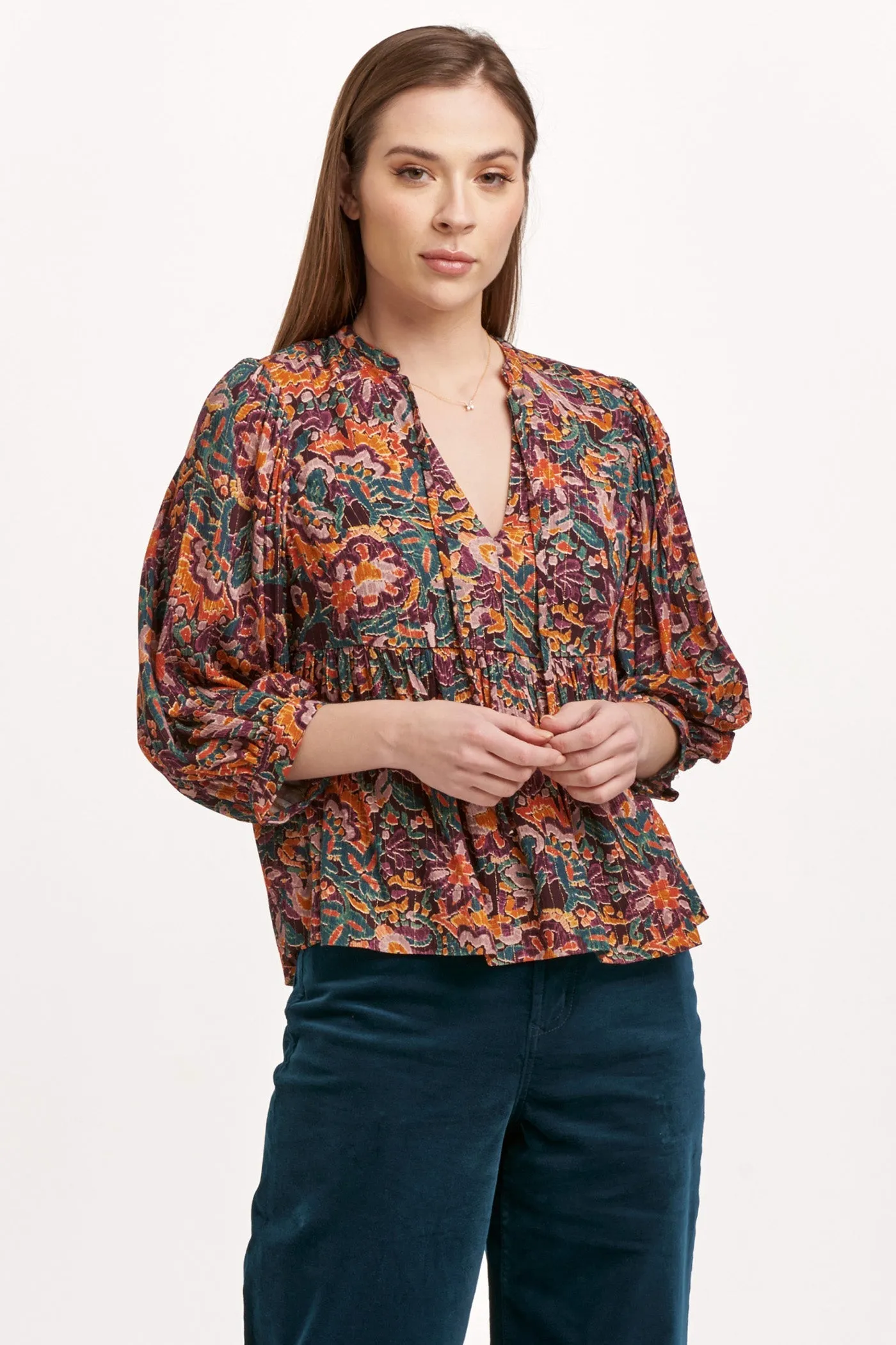 MALIA V-NECK SHORT SLEEVE RELAXED FIT BLOUSE FLOWER WINE